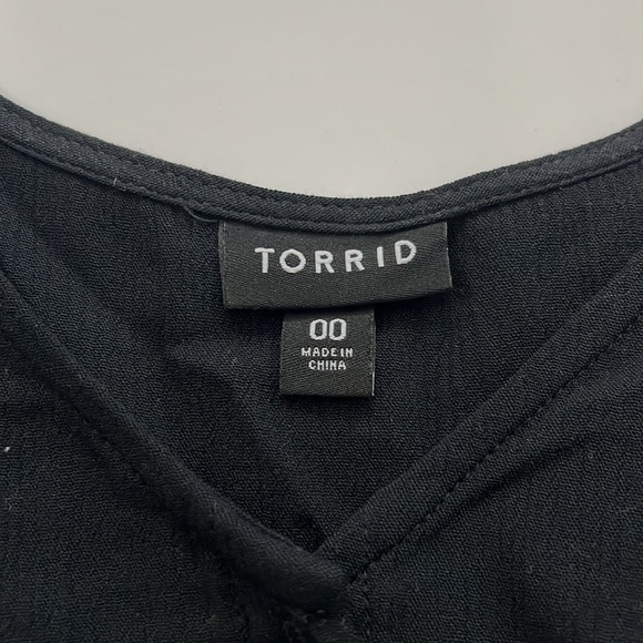 Flowy Torrid top - Picture 2 of 3